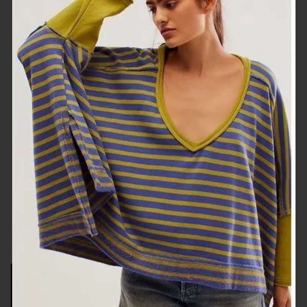 NWOT Free People We The Free Main Squeeze Sweatshirt Navy Blue and green L